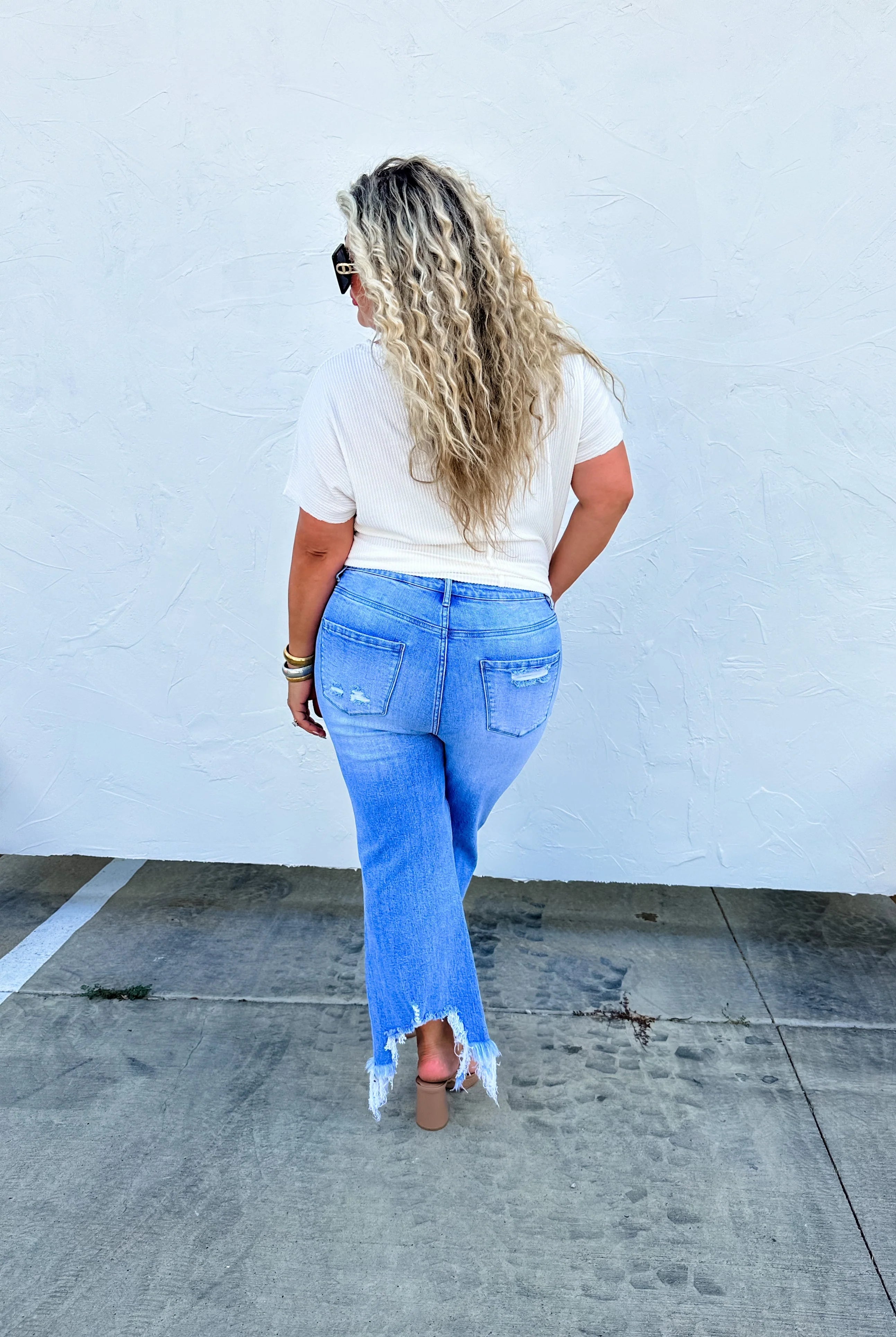 URBAN DISTRESSED CROP JEAN ~ RTS