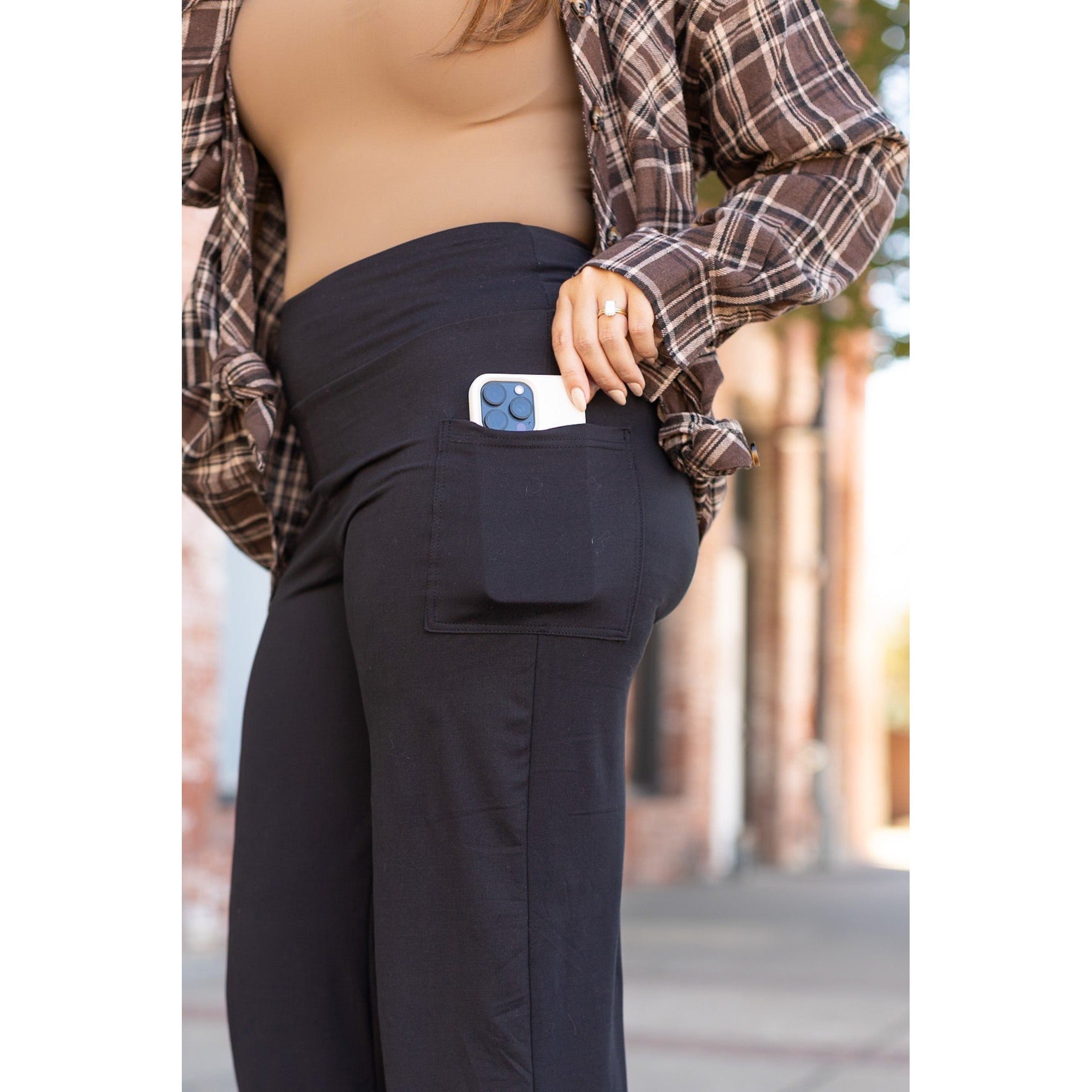 High-waisted black wide leg pants with pockets by Julia Rose, Julia Rose women’s wide leg pants lifestyle image