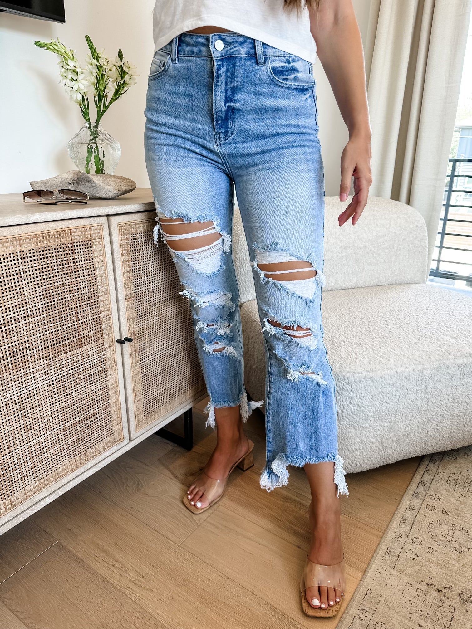 URBAN DISTRESSED CROP JEAN ~ RTS