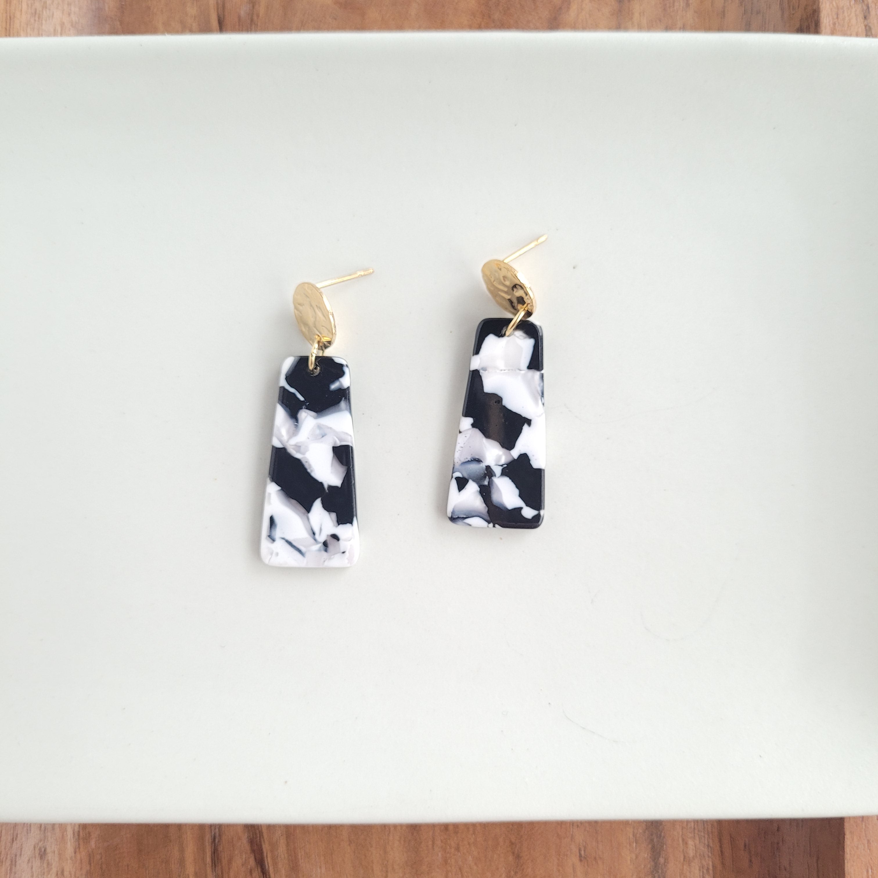 Mia Mini Earrings - Black & White
