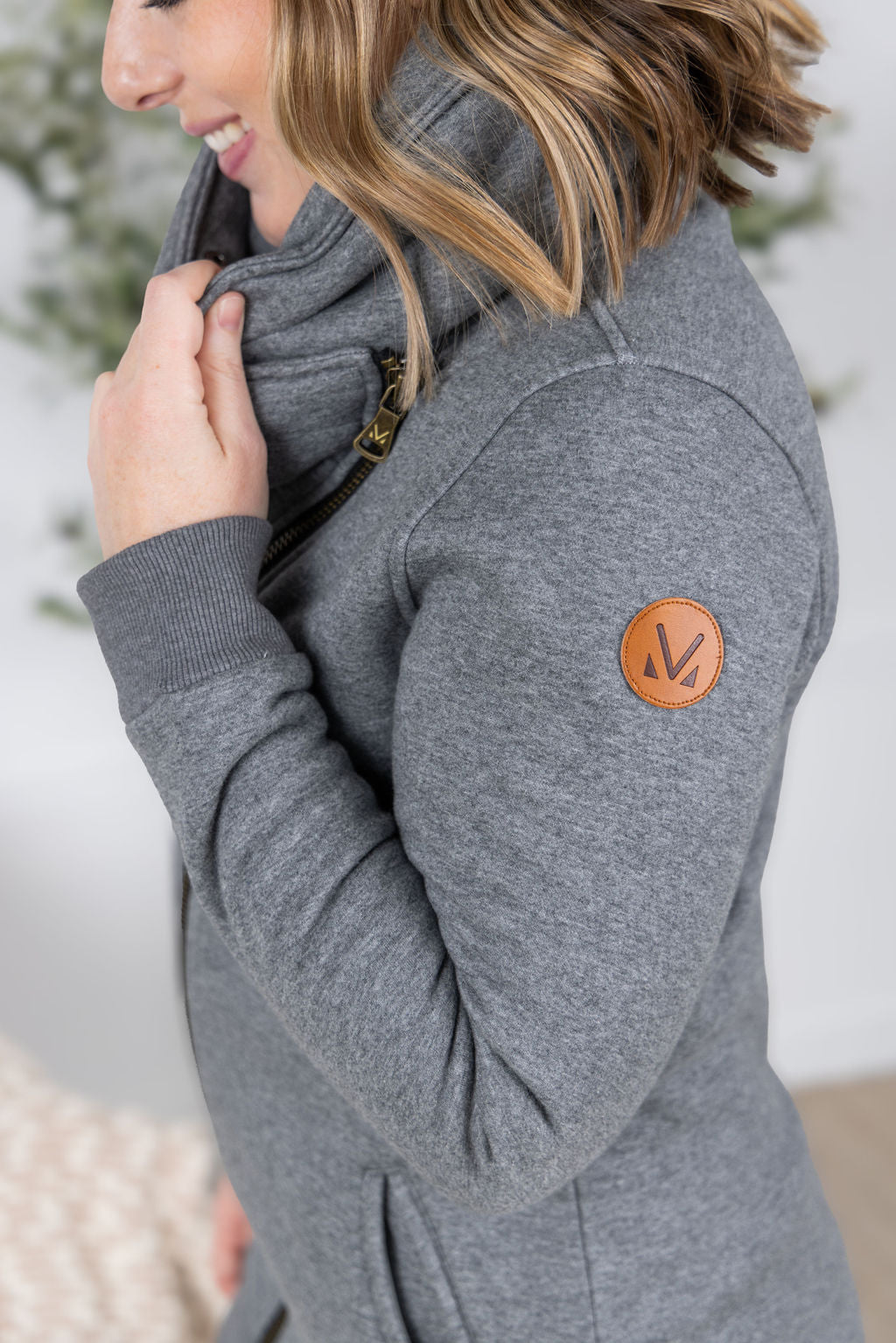 Quinn ZipUp Cowl - Charcoal