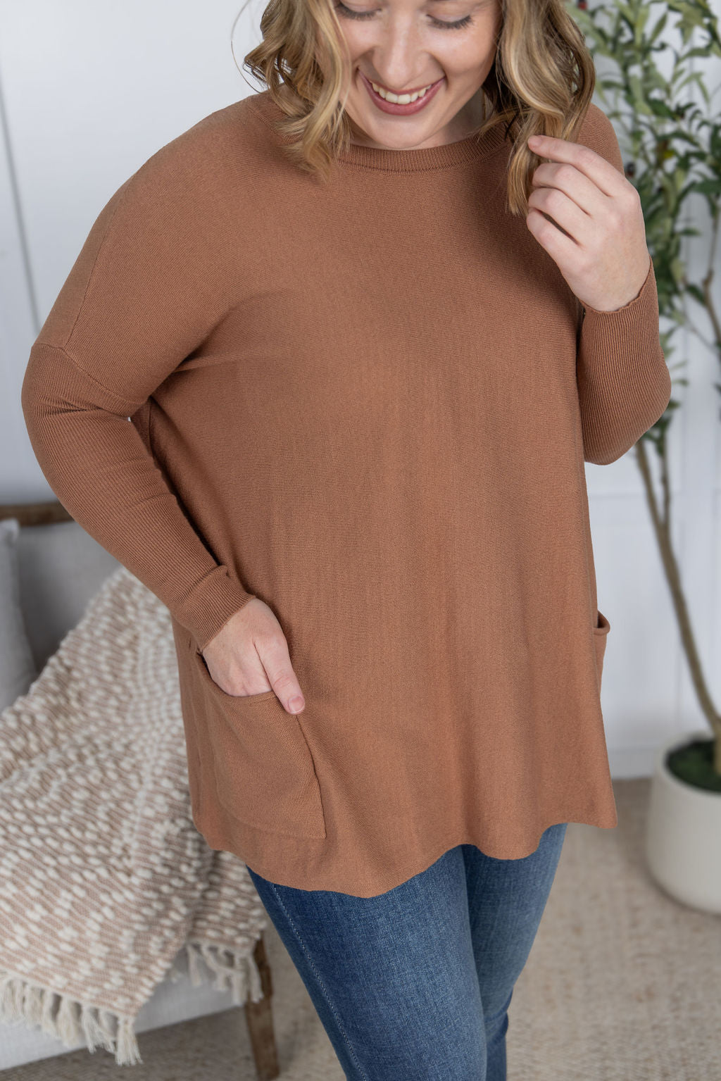 Naomi Pocket Sweater - Latte