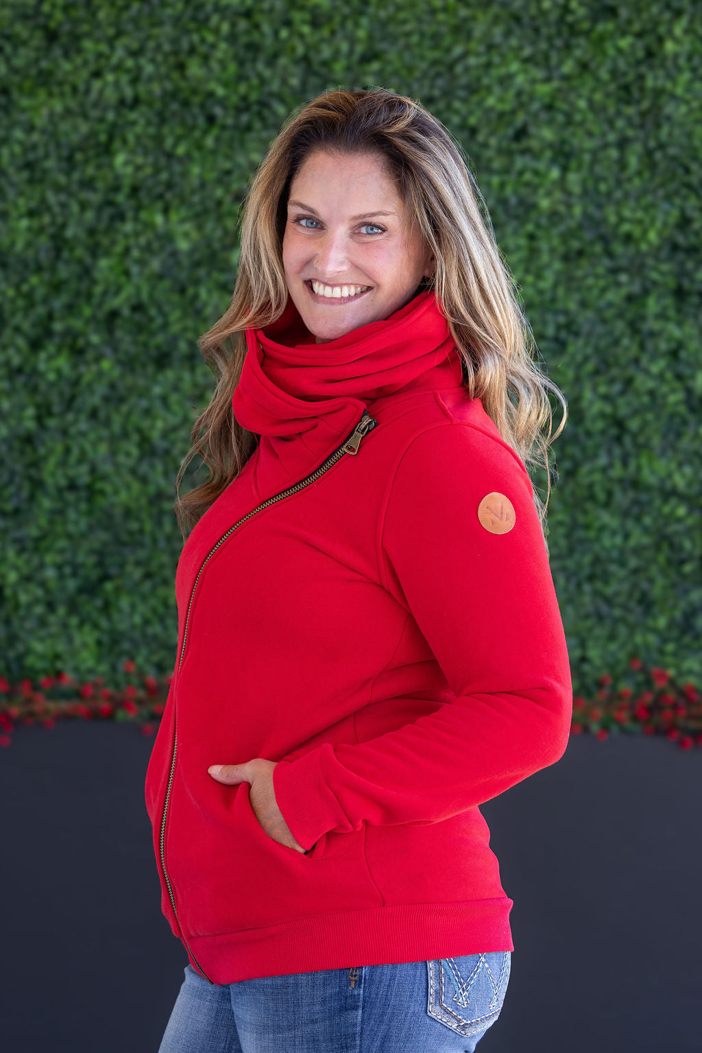 Quinn ZipUp Cowl - Red