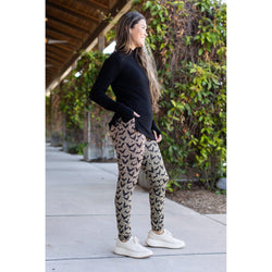 Ready to Ship | The Bianca - Leopard Bats Leggings *