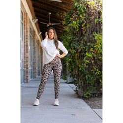 Ready to Ship | The Bianca - Leopard Bats Leggings *