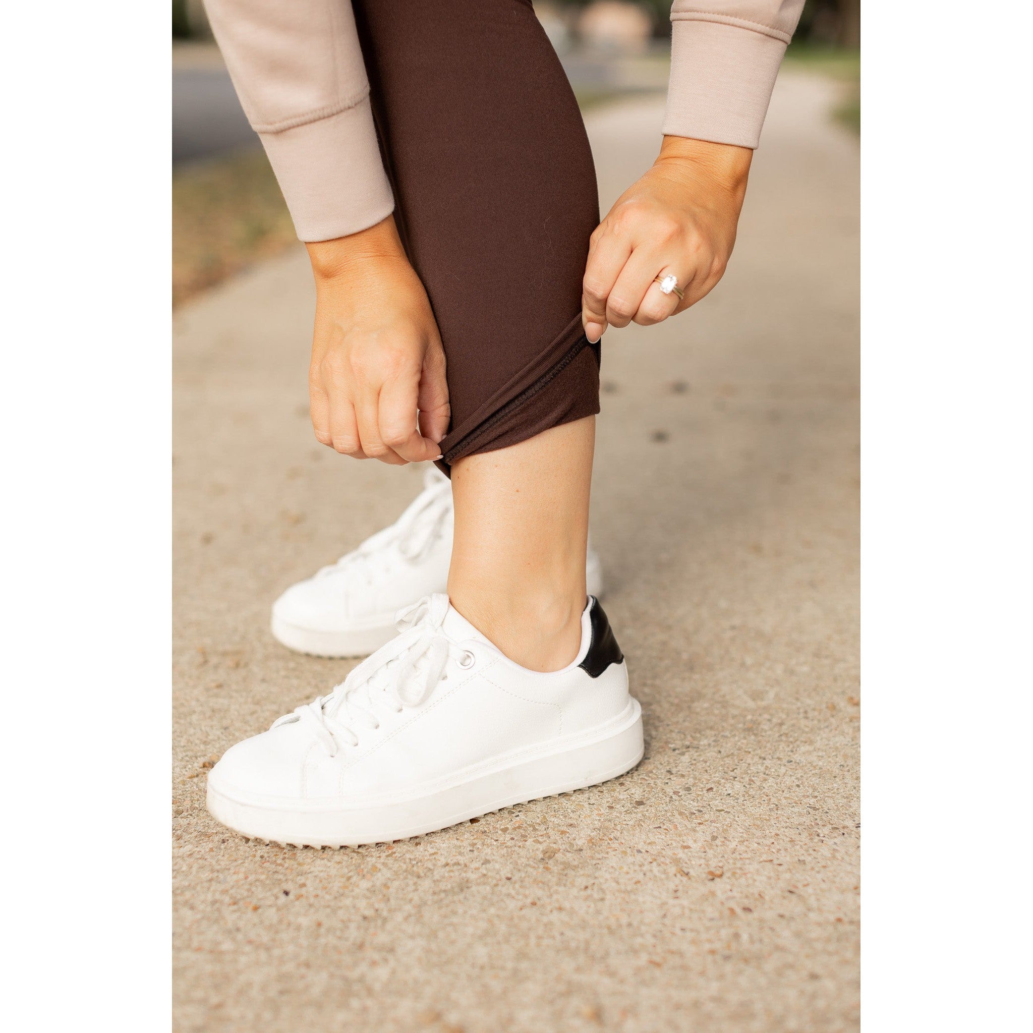 PreOrder  | The Belle - Brown FLEECE Full Length Leggings with Pockets*