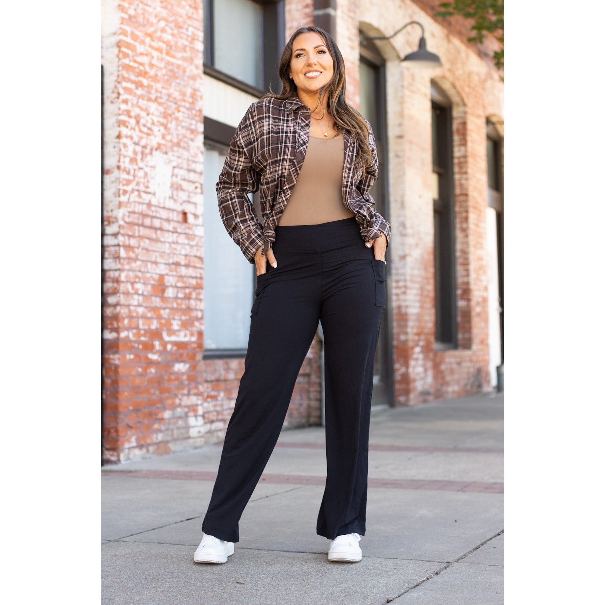 High-waisted black wide leg pants with pockets by Julia Rose, Julia Rose women’s wide leg pants lifestyle image