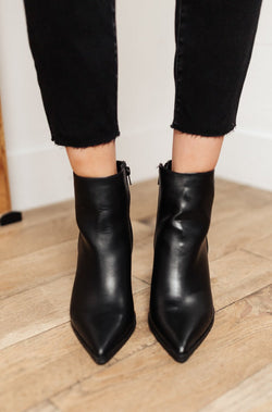 Amari Ankle Boots In Black