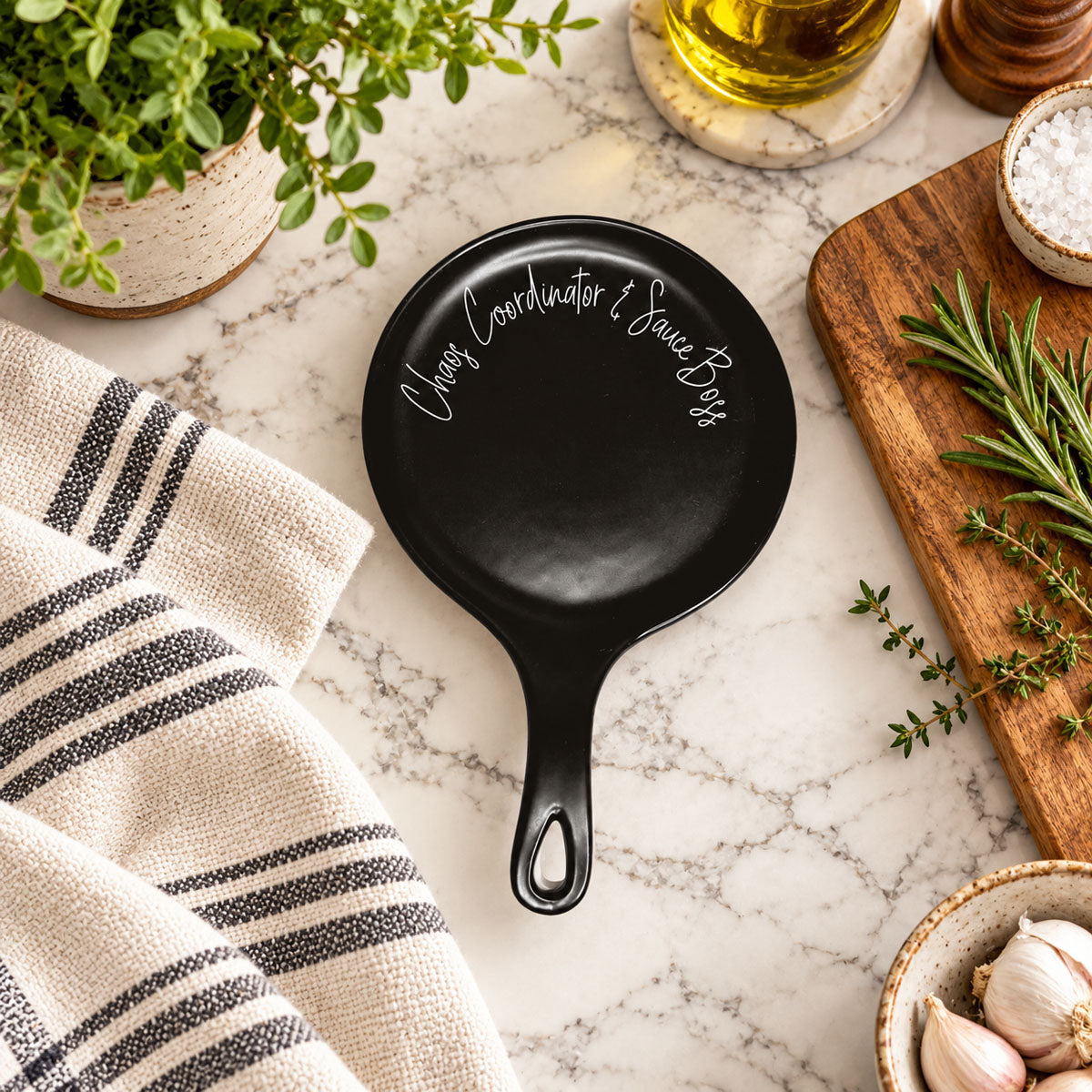 Black ceramic spoon rest - Modern kitchen accessories - Cooking utensil storage gift
Ceramic kitchen spoon rest set - White and black cooking accessories - Utensil holder gift
Home sweet home kitchen
First home celebration
New kitchen christening
House warming kitchen set