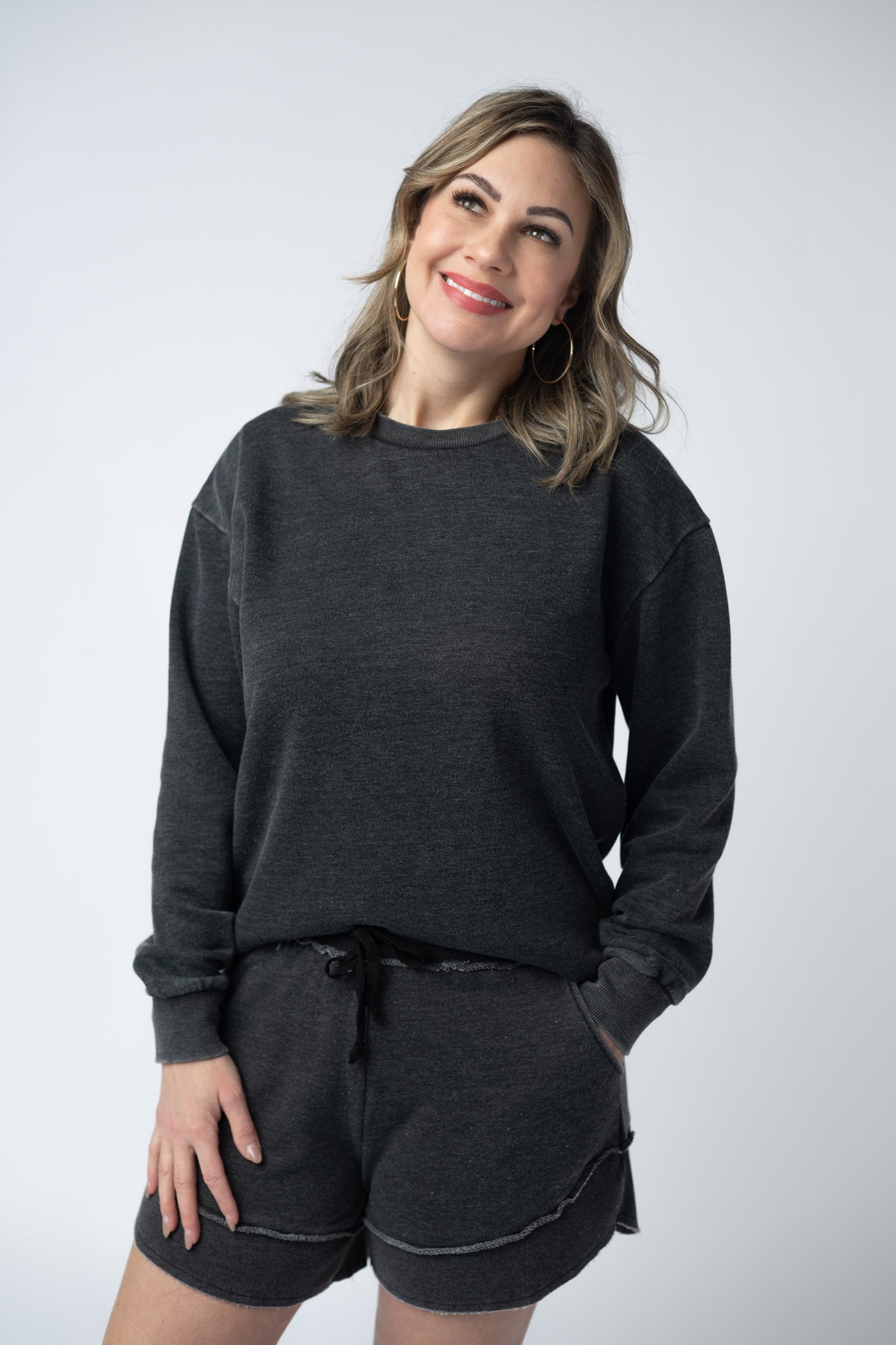 Vintage Wash Pullover - Black