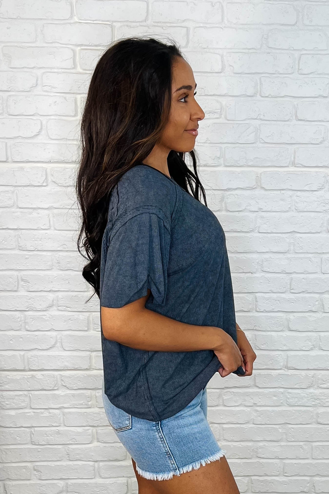 Easy Style Basic Mineral Wash Top in Ash Black