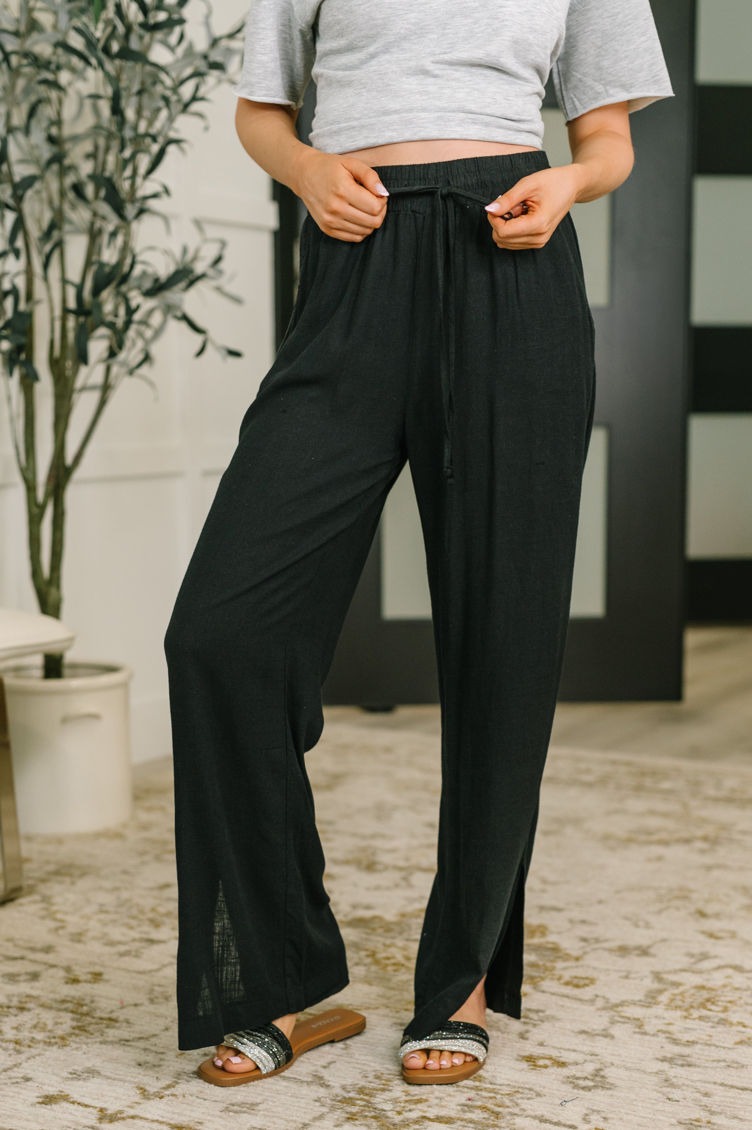 Essential Feeling Straight Leg Lounge Pants in Light in Black
