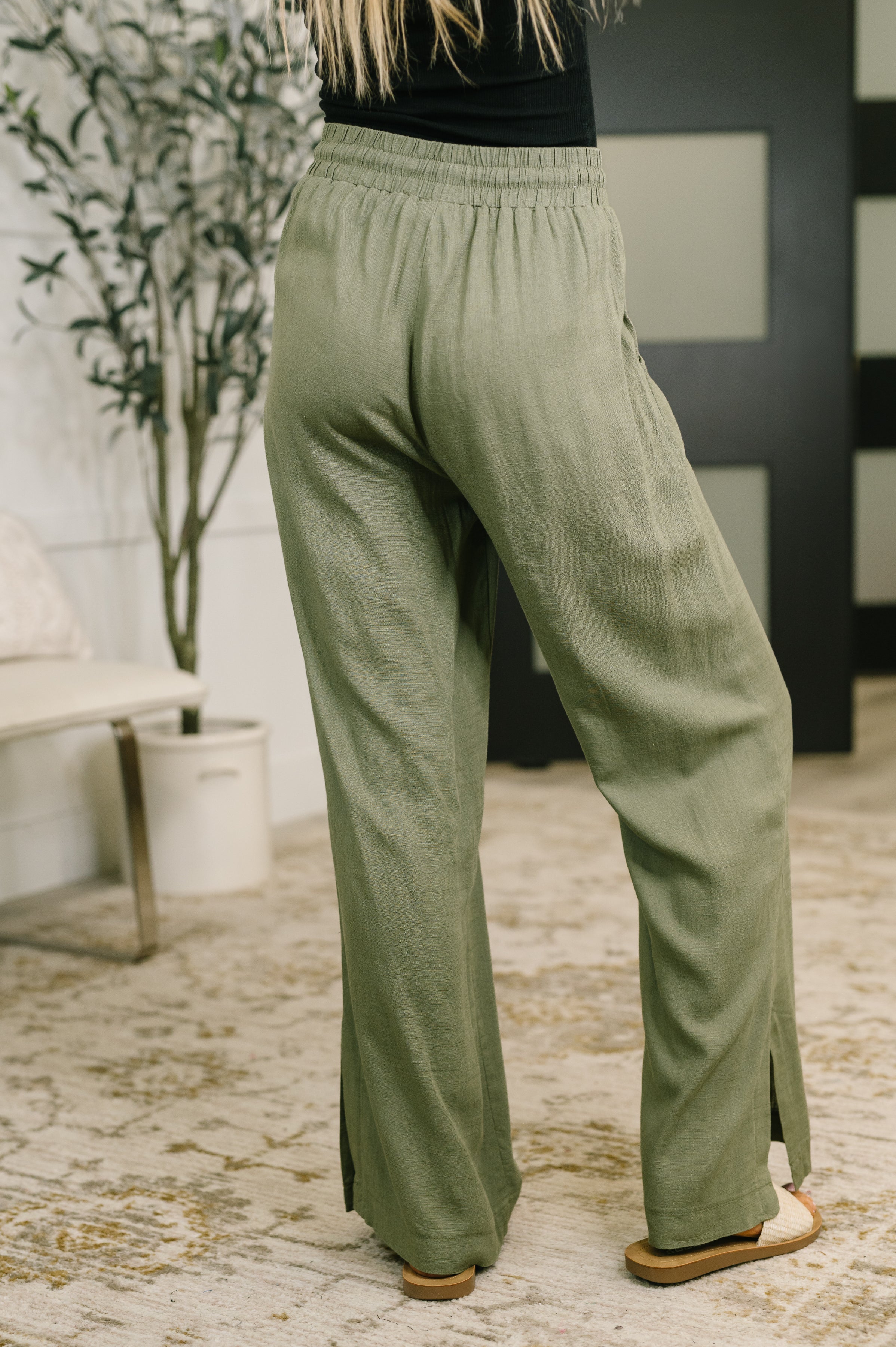 Essential Feeling Straight Leg Lounge Pants in Light in Olive