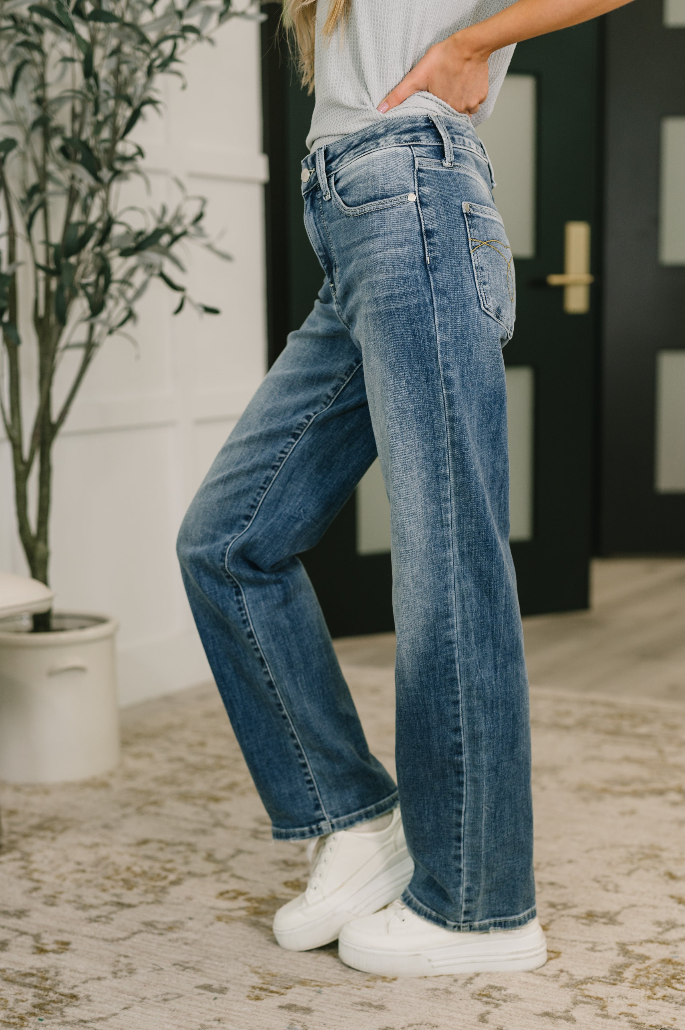 Holly Mid Rise Straight