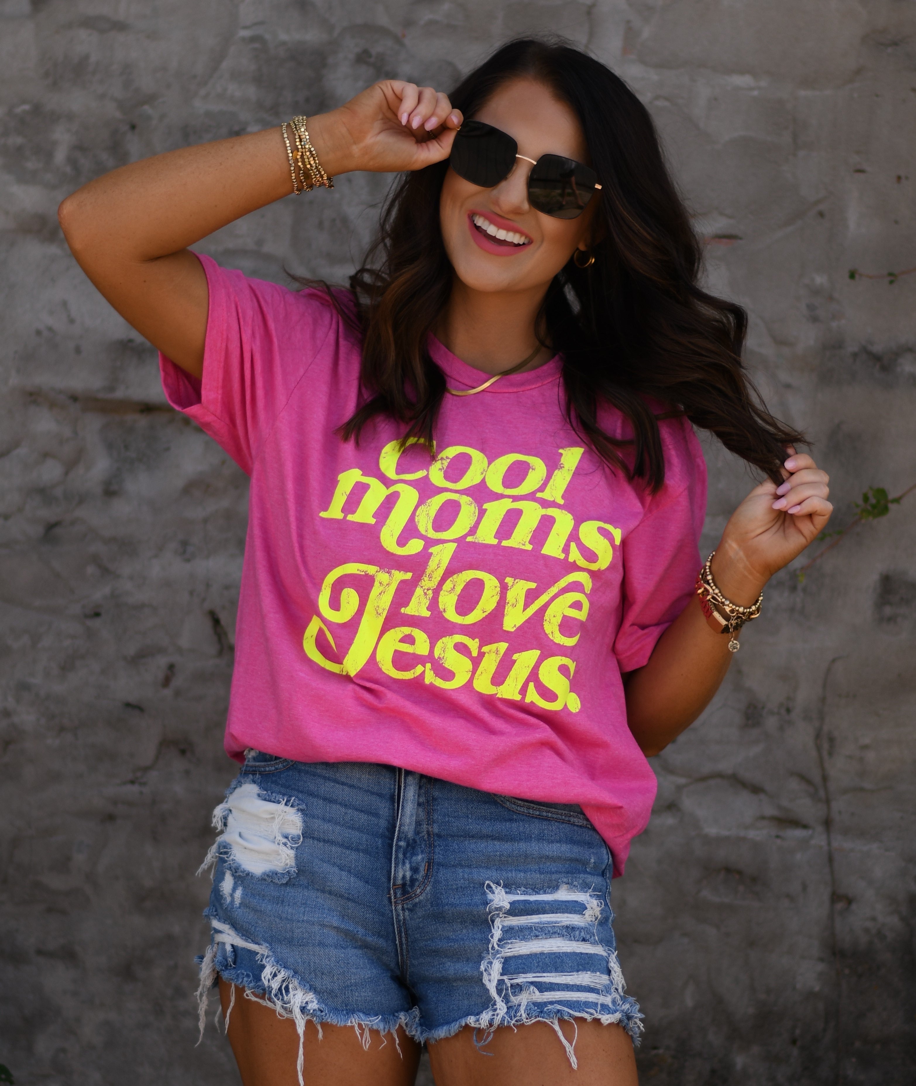 RTS COOL MOMS LOVE JESUS TEE
