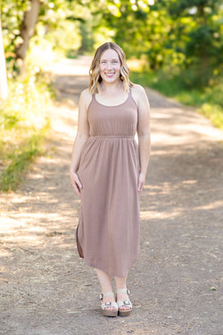 Reagan Ribbed Midi Dress - Mocha