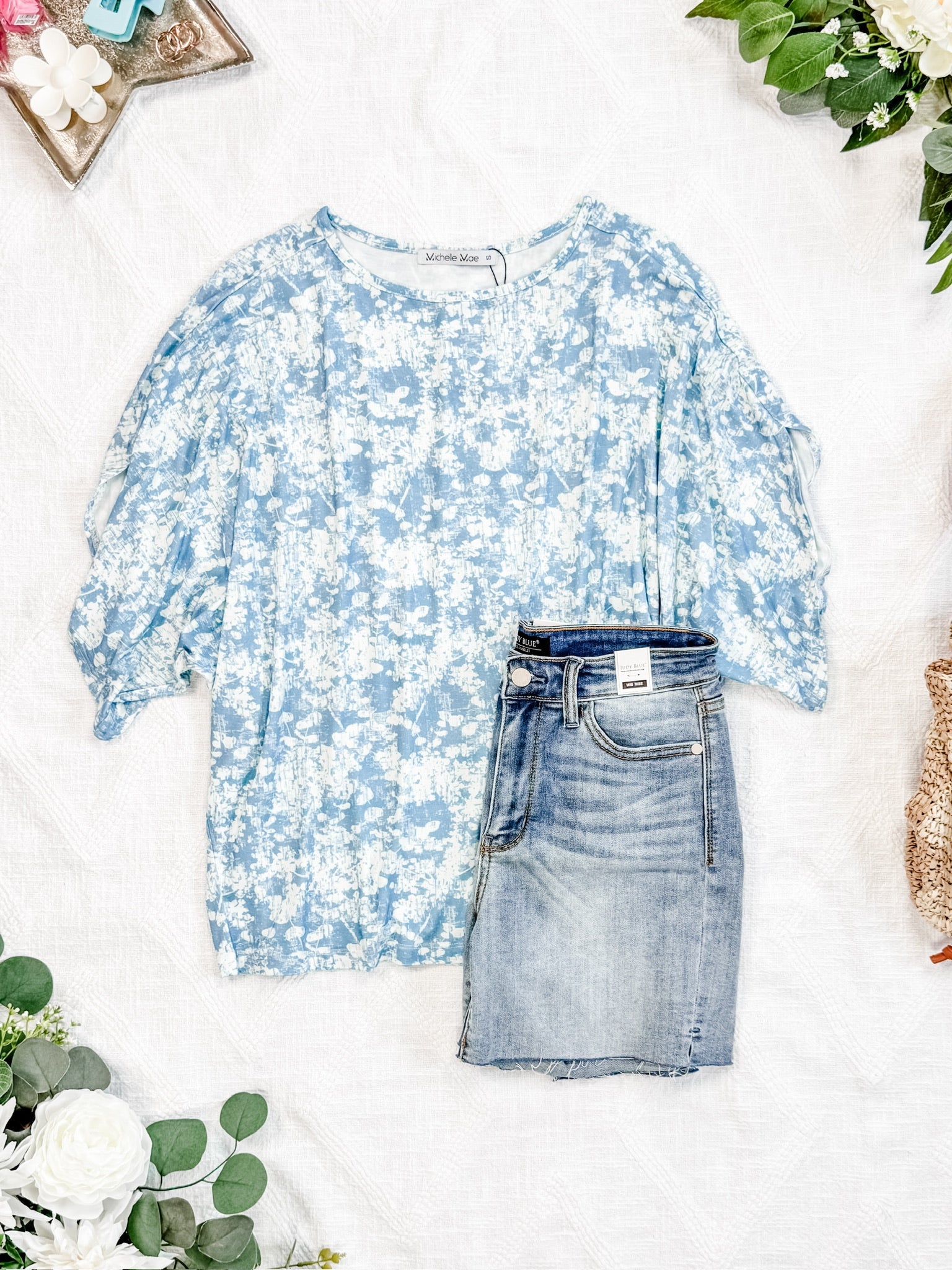 Darcy Dolman - Blue and Ivory Abstract