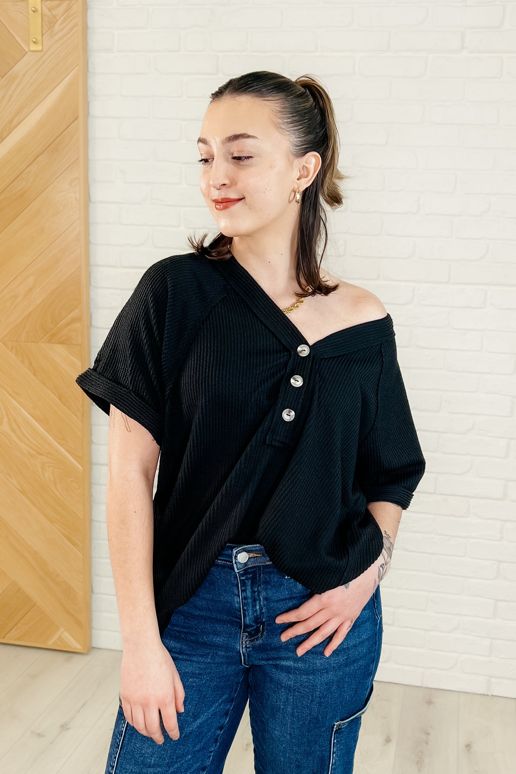 Plain and Sassy V-Neck Tee in Black