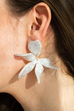 Jasmine Earrings - Pearl