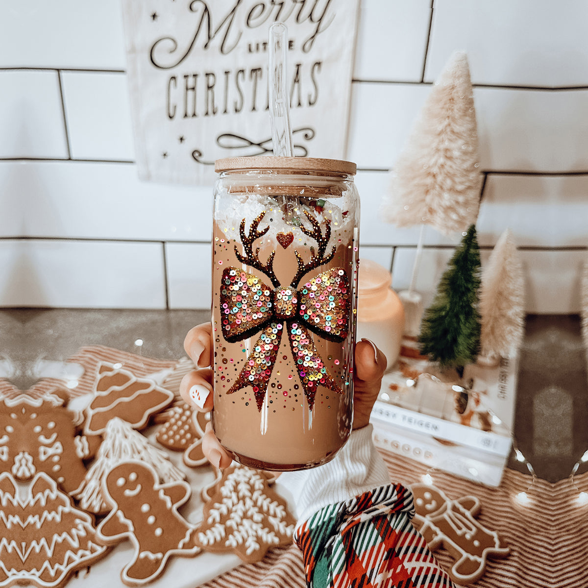 Cute Christmas drinkware glitter sequin glass tumbler 17oz - Holiday reindeer bow coffee cup bamboo lid
Christmas party favors sparkly glass cup 17oz - Holiday glitter reindeer bow coffee tumbler bamboo lid gift