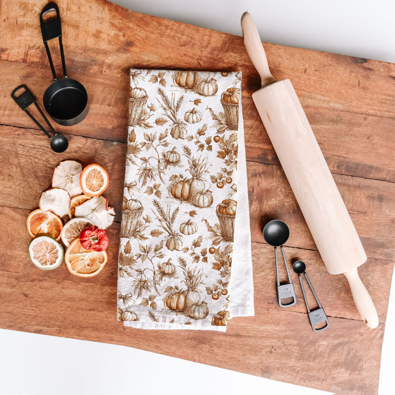 thanksgiving pumpkin hand towel for guests
pumpkin flour sack cotton towel for drying dishes
harvest pumpkin print kitchen towel for autumn baking
pumpkin spice season kitchen towel with vintage design