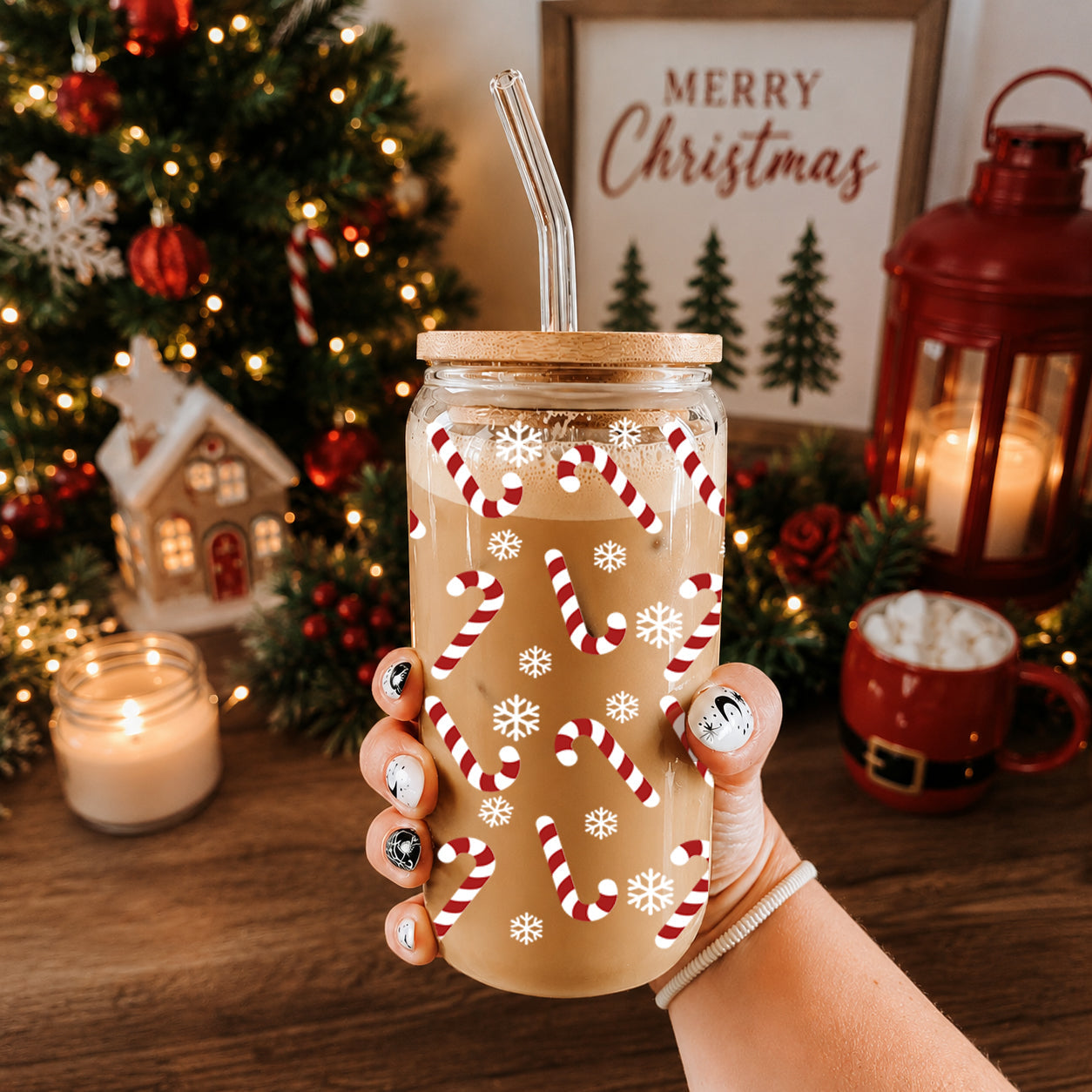 17oz glass Christmas cup with bamboo lid and straw - candy cane and snowflake design
Festive holiday tumbler with bamboo lid - Christmas candy cane glass cup
Christmas drinkware gift - candy cane glass tumbler with snowflake accents