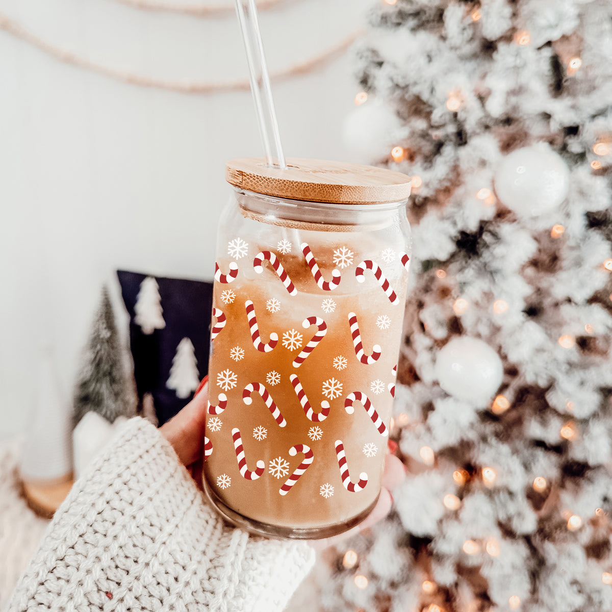 Holiday glass tumbler for hot or cold drinks - festive Christmas candy cane design
Christmas kitchen gift - reusable glass tumbler with bamboo lid and glass straw