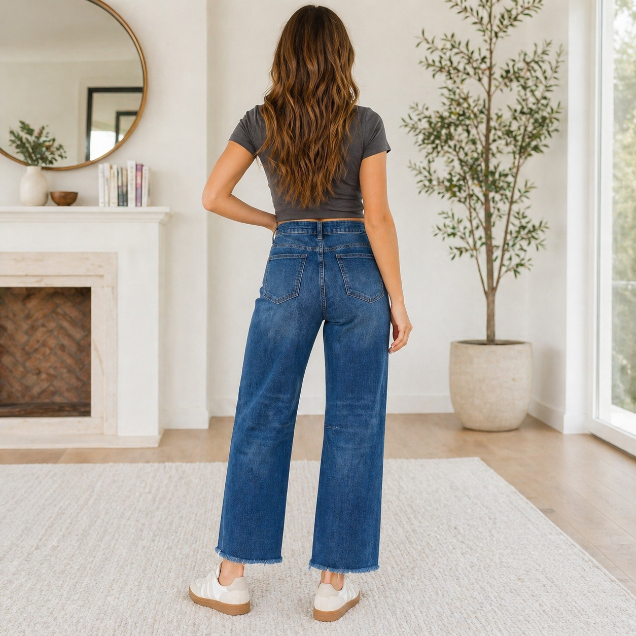 Frayed Cropped Straight Jeans WTW
