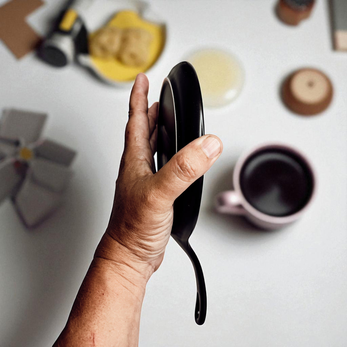 Kitchen utensil rest ceramic - Cooking accessories white black - Spoon holder gift set
Funny kitchen accessories ceramic spoon rest - White black cooking utensil holder gift