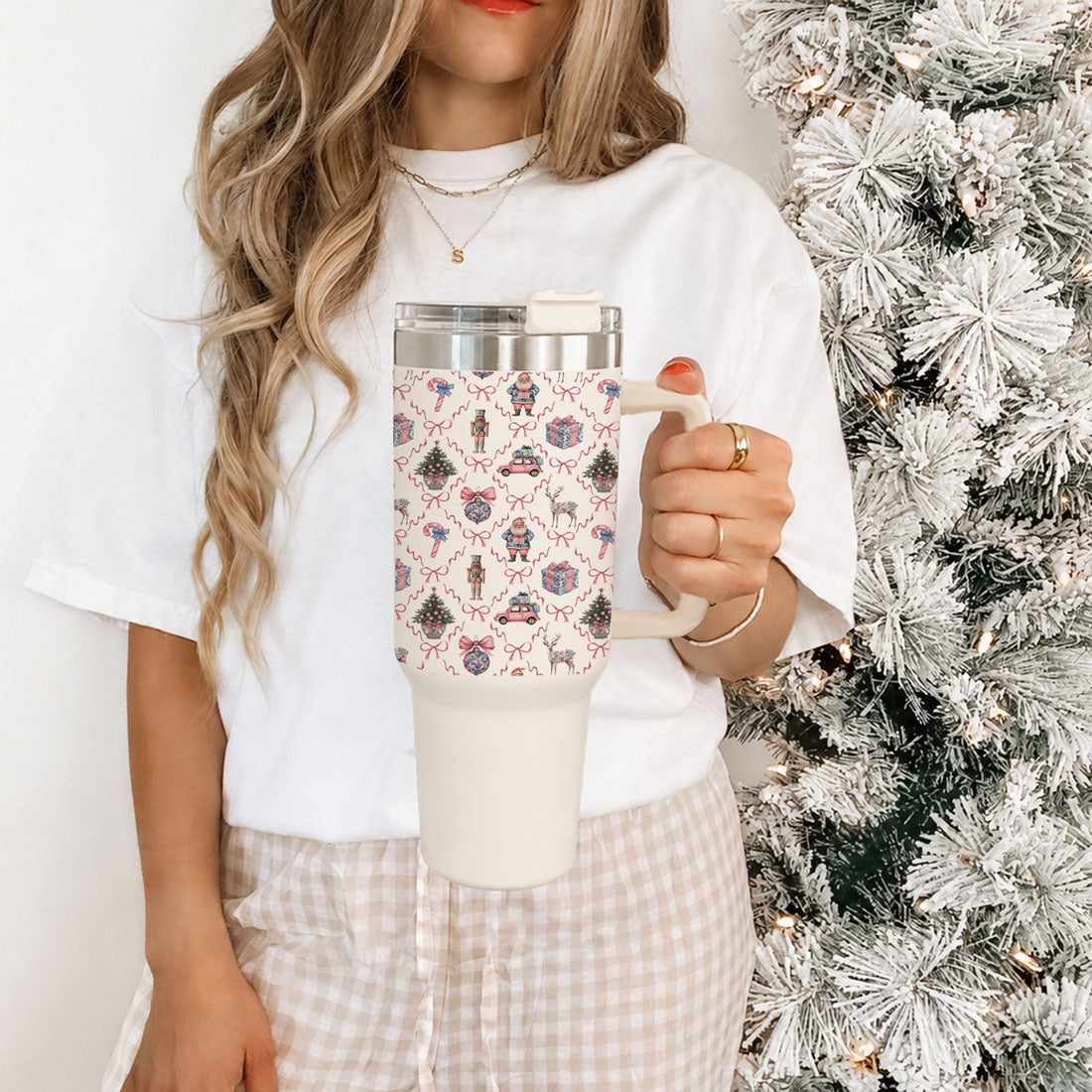 40oz chinoiserie tumbler wrap design
pink blue holiday wraparound tumbler
chinoiserie Christmas design shown from multiple angles
pink and blue Christmas tumbler full wrap design
Christmas tumbler with chinoiserie bows and festive icons