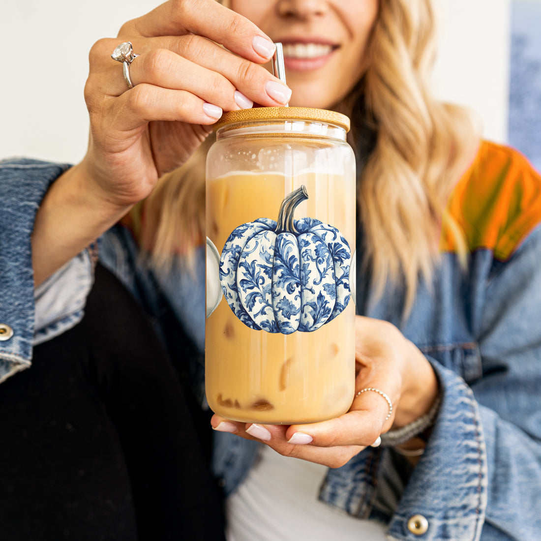 blue pattern autumn tumbler
ginger jar style drinking glass
luxury fall season tumbler
chinoiserie pumpkin collection