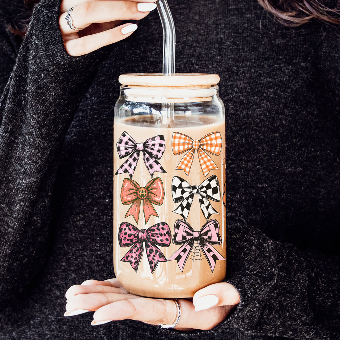 Coquette bow glass tumbler
Fall aesthetic drinking glass
Cottage core bow tumbler
Pink and orange bow drinkware