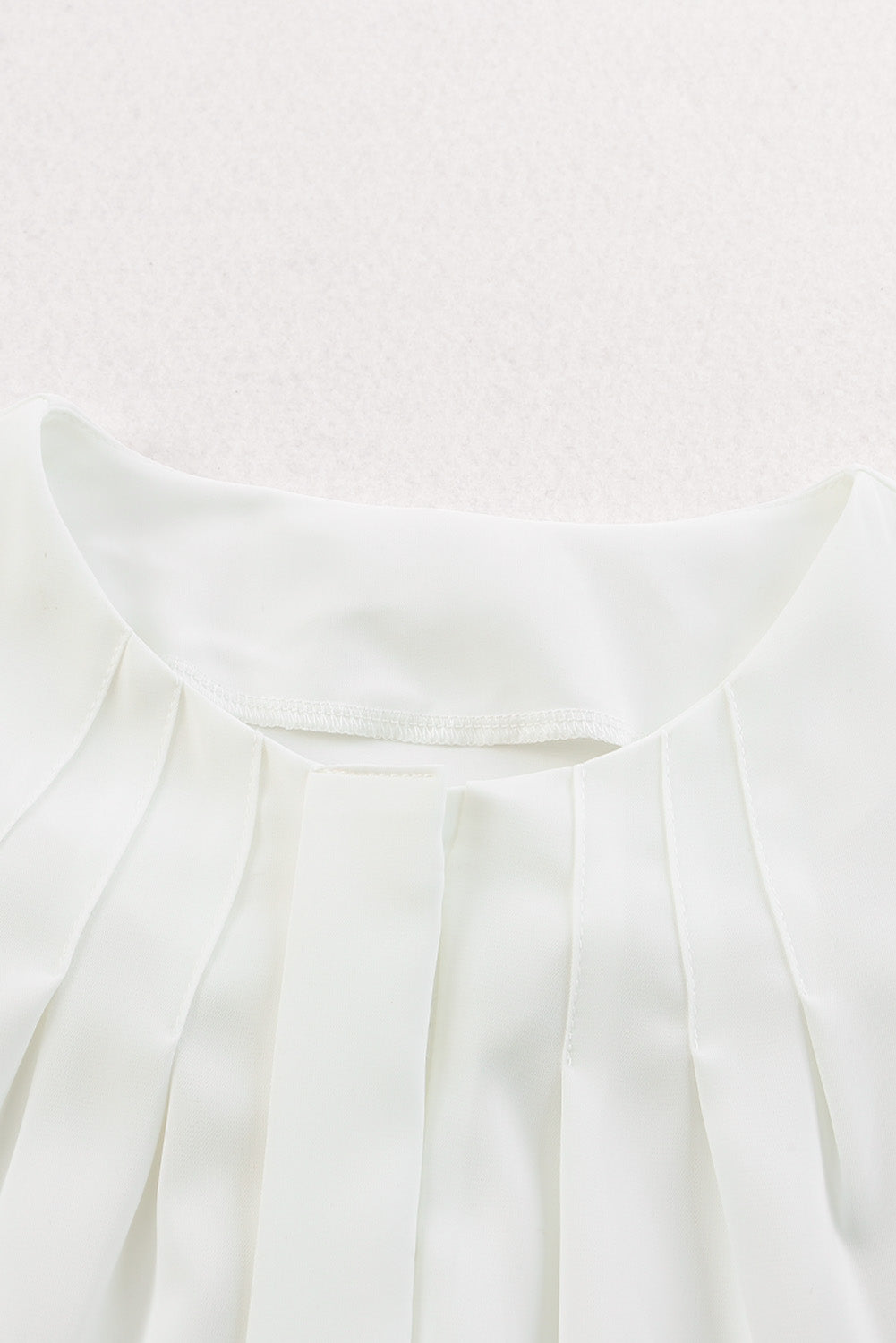 Solid Pleated Crewneck Puff Long Sleeve Shirt