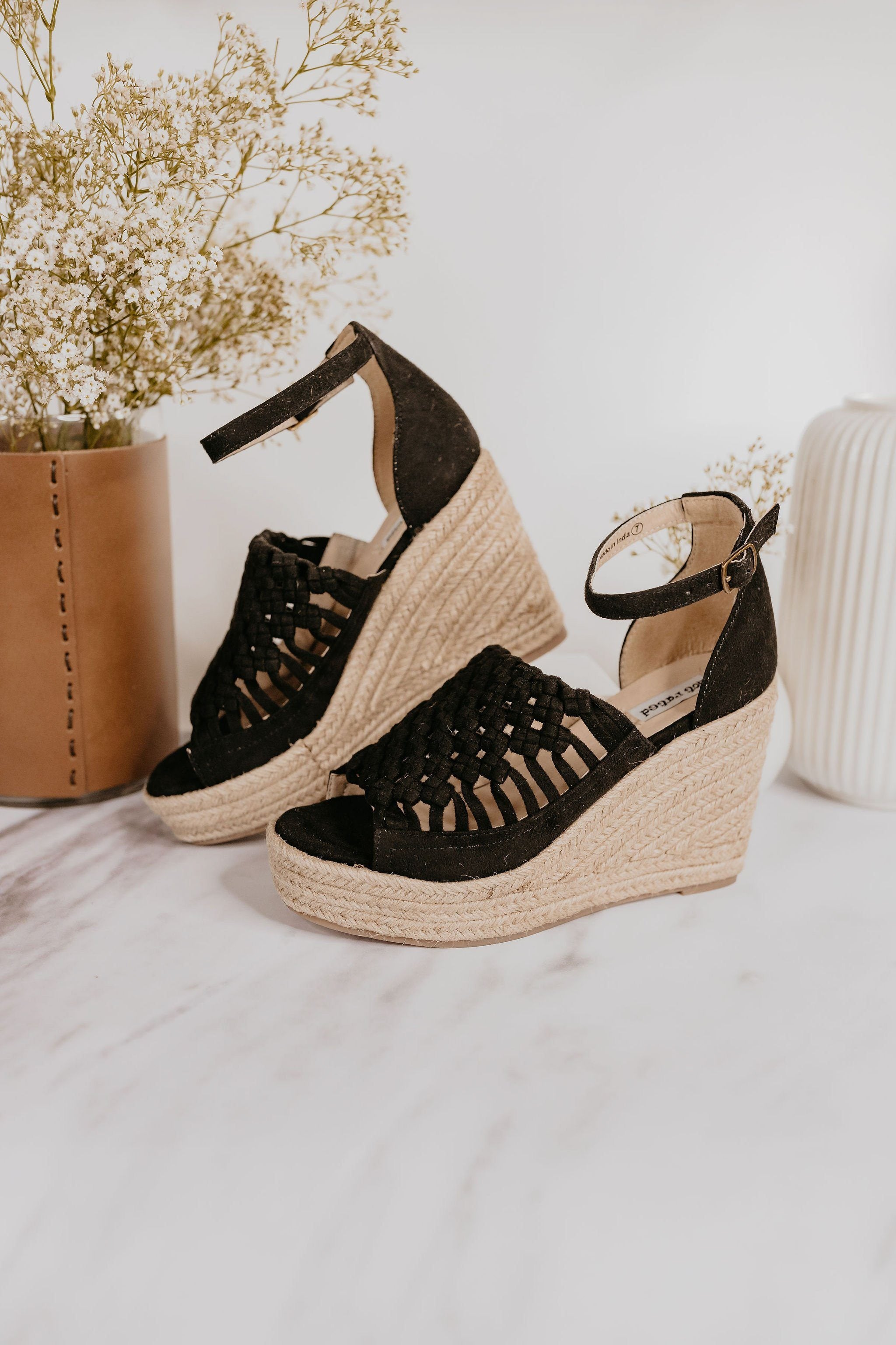 Juti Wedges in Black