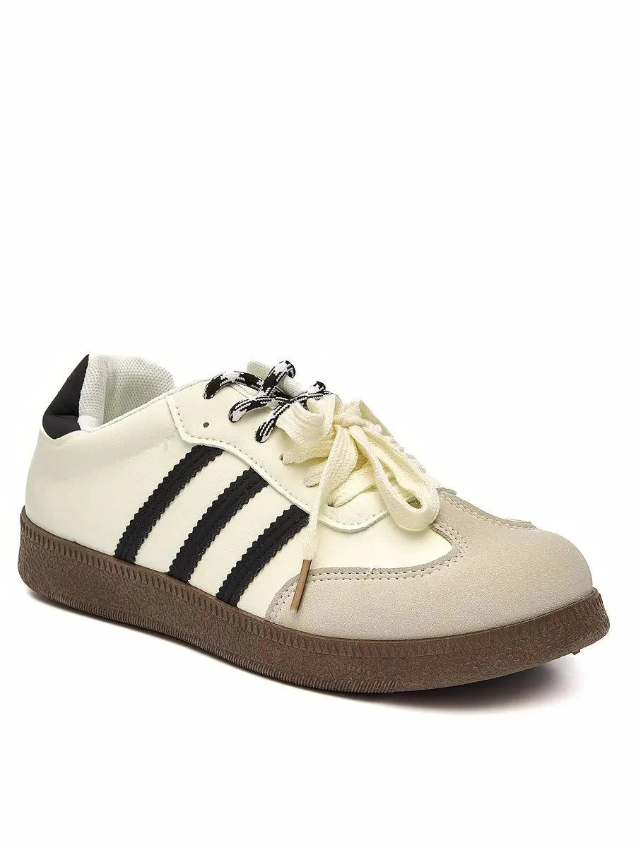 Lillian Timeless Chic Sneakers