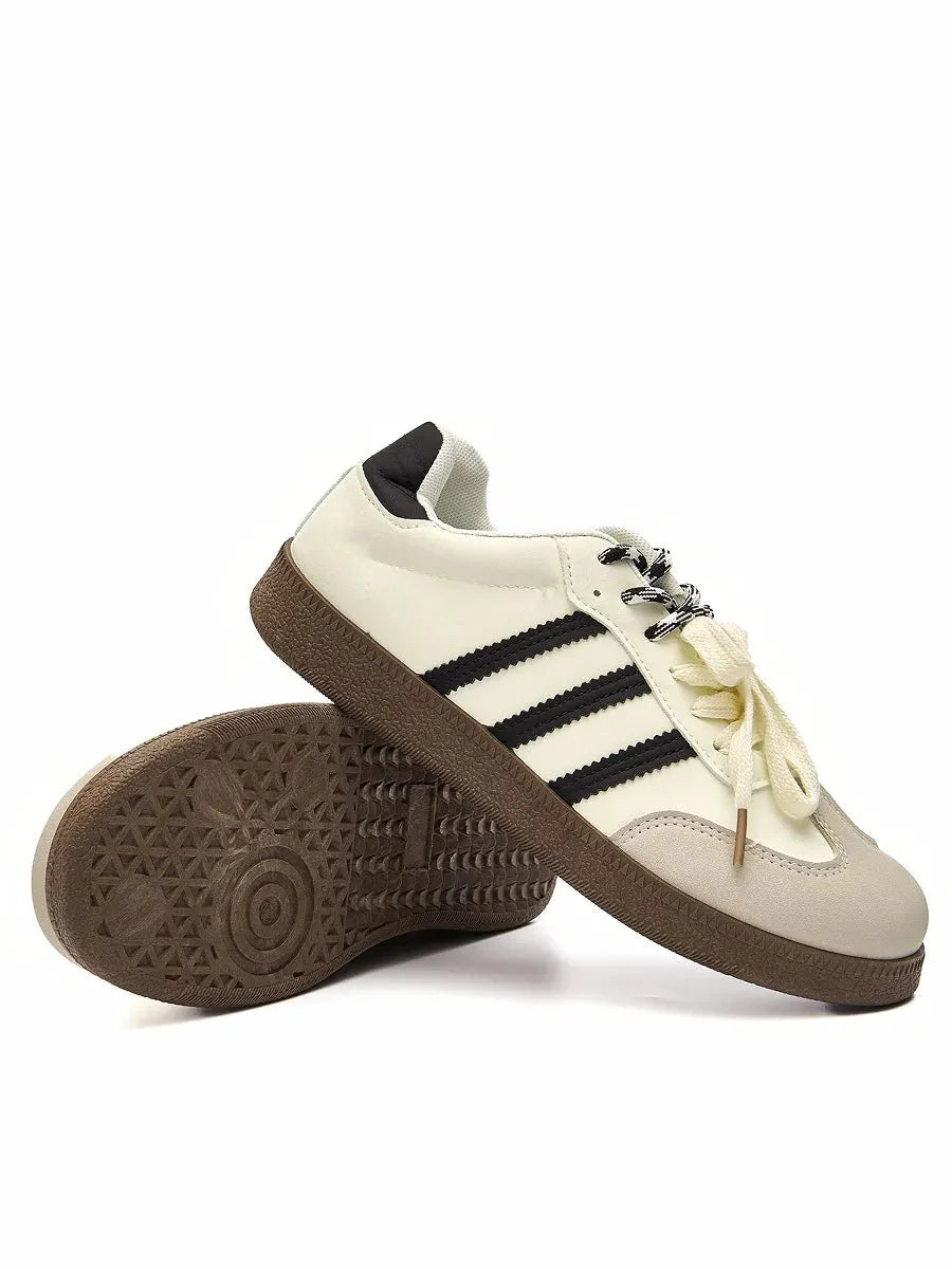 Lillian Timeless Chic Sneakers