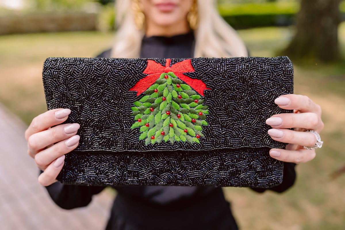 Black Mistletoe - Beaded Clutch