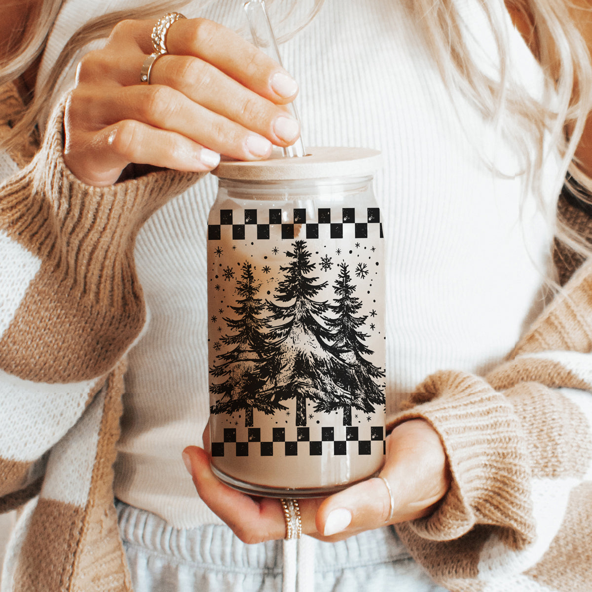Christmas gift idea - retro tree glass tumbler with rustic holiday design
Reusable retro holiday tumbler - Christmas tree glass cup for coffee or tea
Buffalo plaid Christmas cup - retro tumbler with bamboo lid