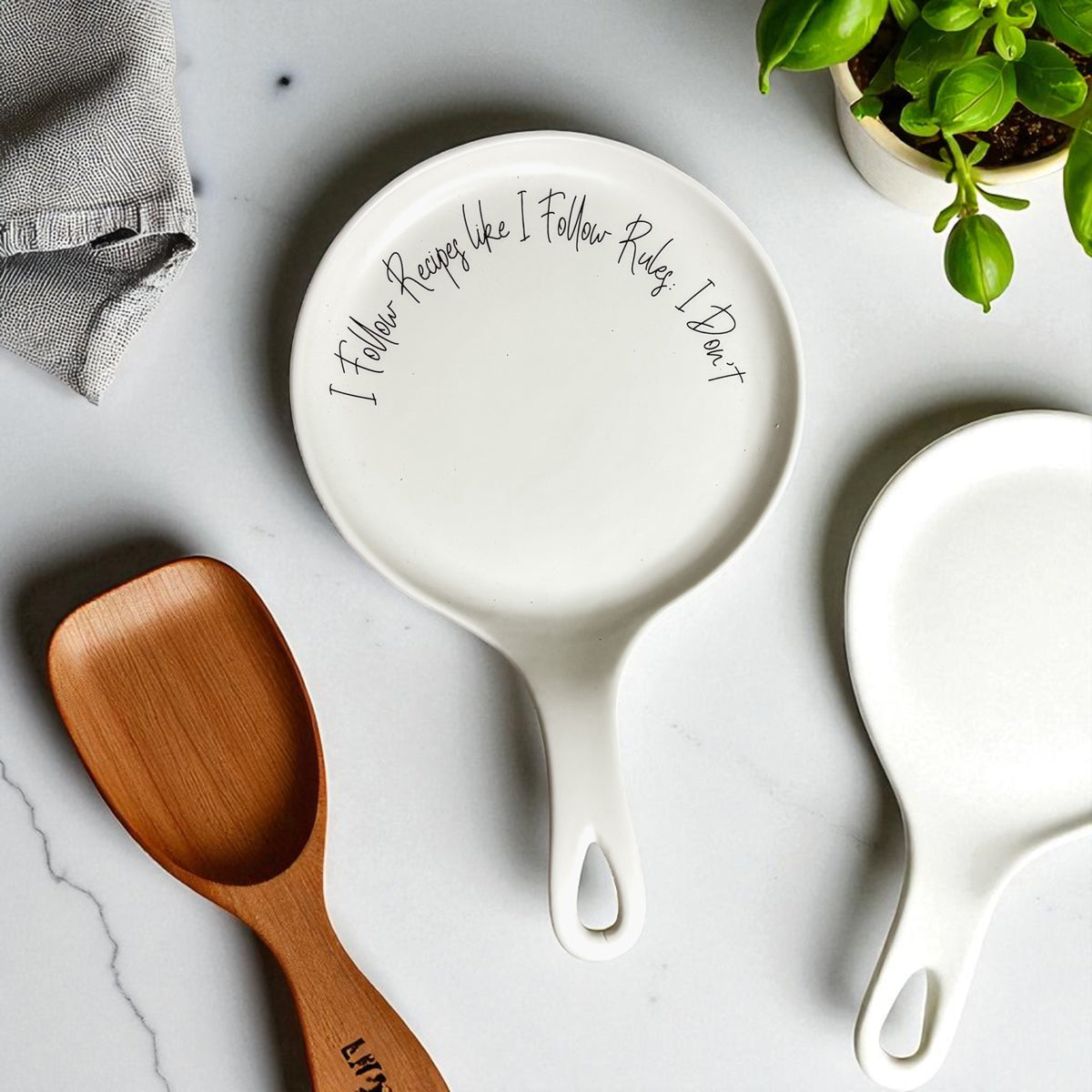 Luxury home accessories
Designer kitchen gifts
Artisan made spoon rest
Handmade kitchen decor