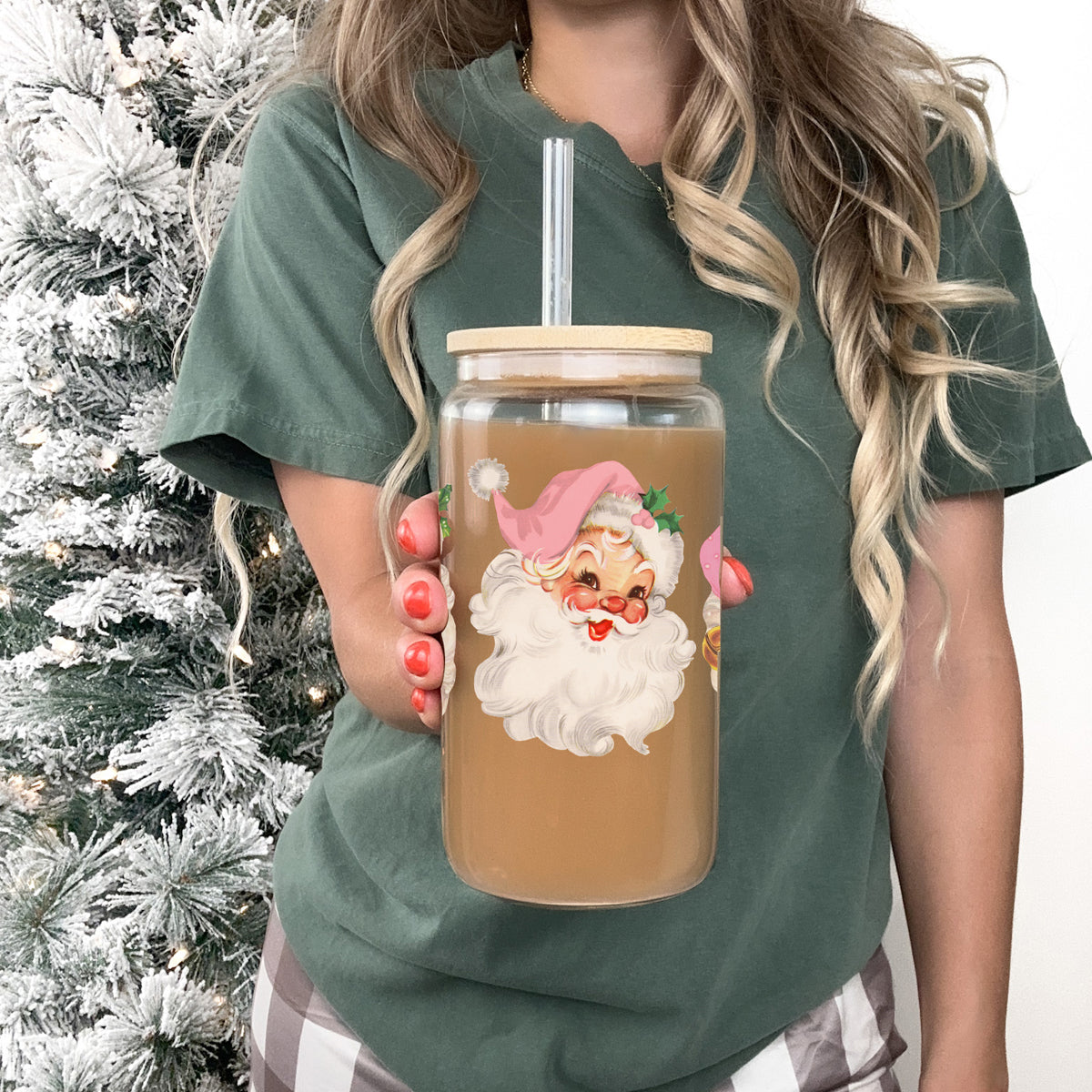 Vintage Santa face glass tumbler with bamboo lid - pink hat Christmas design
Unique Christmas gifts vintage Santa pink hat glass cup 17oz - Holiday retro coffee tumbler bamboo lid straw