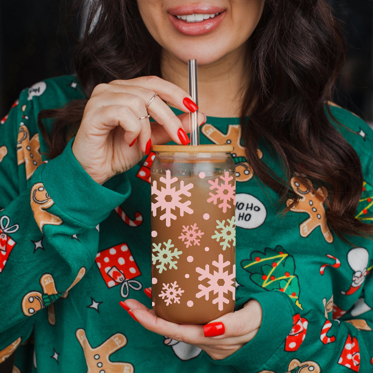 christmas glass cup with lid and straw
Christmas snowflake background cup
Christmas snowflake glass mug
Christmas snowflake mug
Holiday snowflake glasses