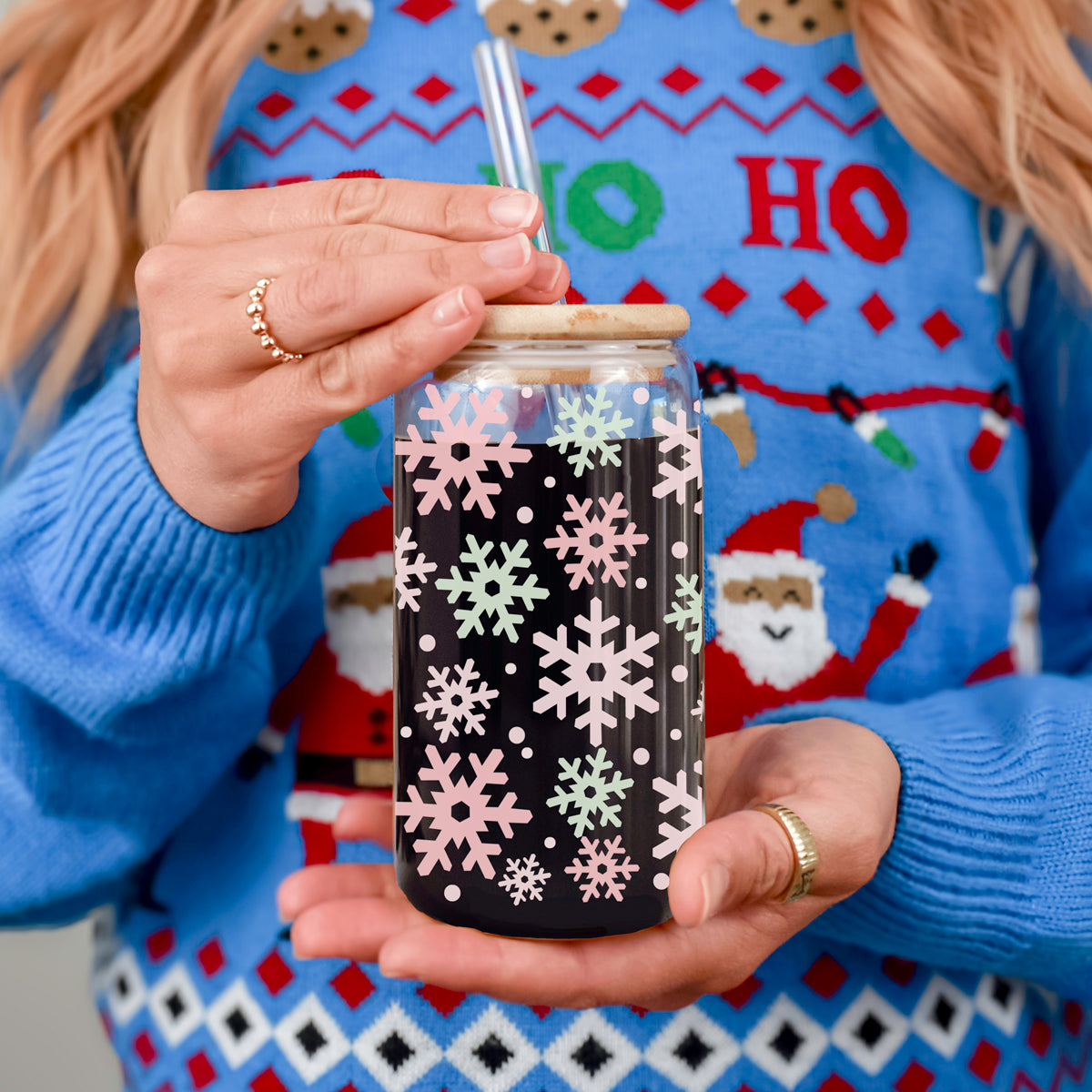 Christmas gifts for women glass tumbler 17oz - Pastel pink mint snowflake holiday drinkware bamboo lid glass straw
Holiday coffee tumbler gift – pastel snowflake glass cup for Christmas morning