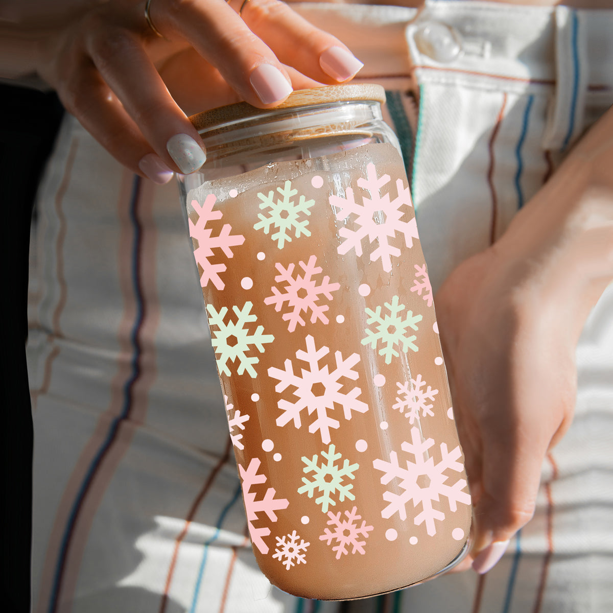 Pastel pink and green mint snowflake glass cup – Christmas coffee tumbler
Christmas glass cup 17oz with bamboo lid - Pastel pink mint snowflake tumbler with glass straw - Holiday drinkware gift