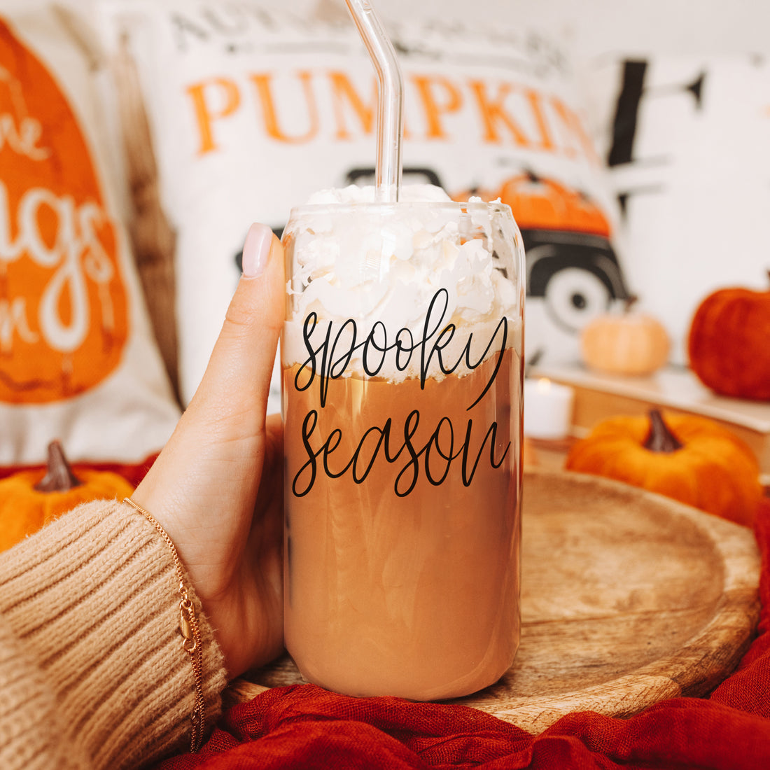 Halloween coffee lover glass tumbler set 20oz
Spooky season mom glass tumbler with bamboo lid