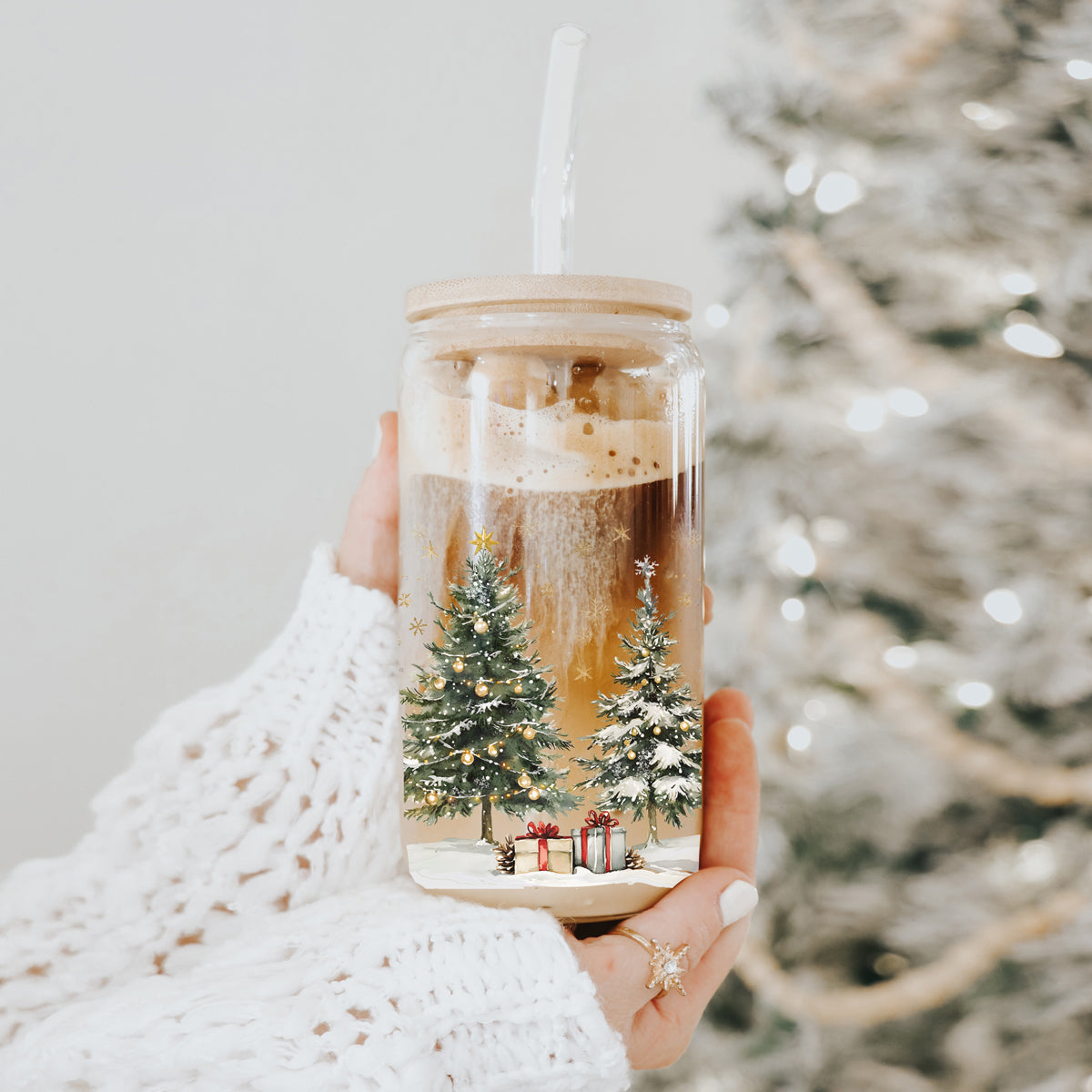 Eco-friendly Christmas tumbler - glass cup with bamboo lid for hot and cold drinks
Christmas kitchen gift idea - festive glass tumbler with bamboo lid and straw
Unique Christmas cup gift - reusable 17oz glass tumbler for coffee or tea