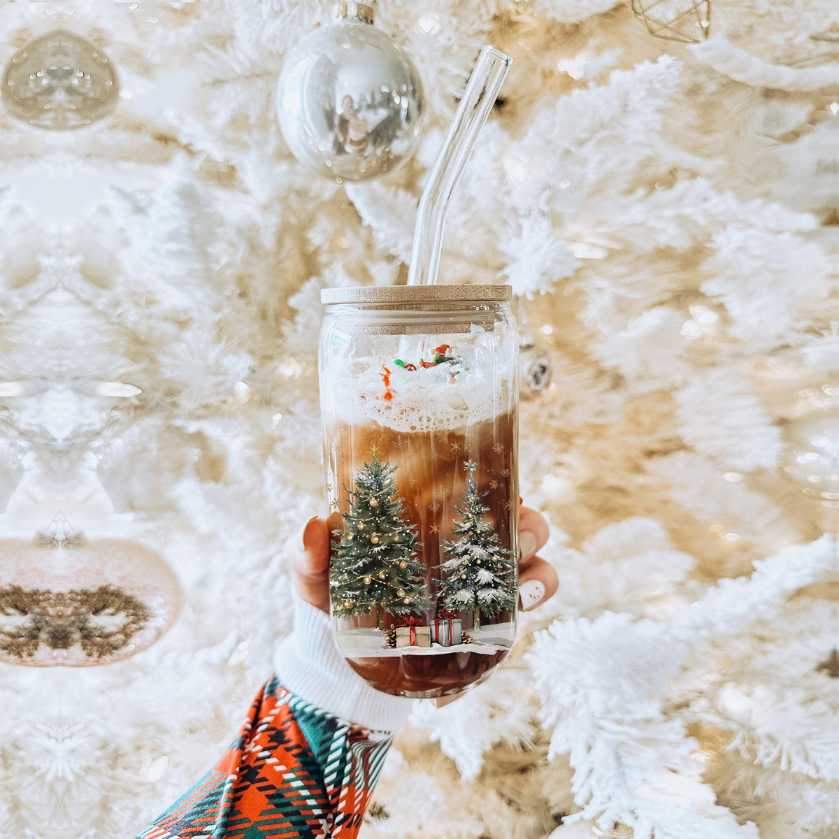 Christmas gifts for coffee lovers glass tumbler 17oz - Winter tree holiday drinkware bamboo lid glass straw
Holiday coffee gifts glass cup 17oz - Christmas tree winter wonderland kitchen accessories bamboo lid straw