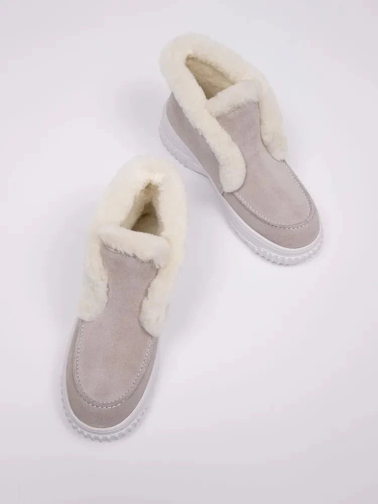 Ana Sneakers: Comfort and Style perfected.