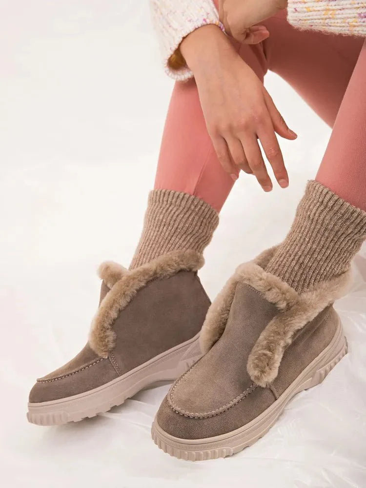 Ana Sneakers: Comfort and Style perfected.
