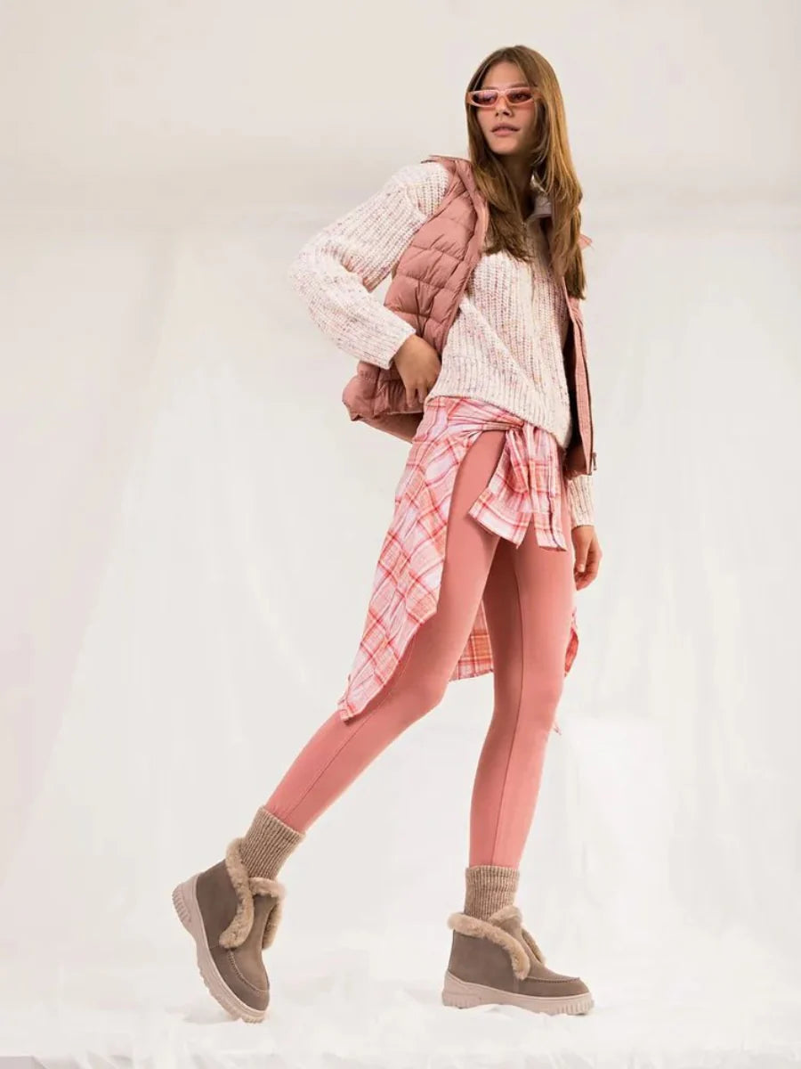 Ana Sneakers: Comfort and Style perfected.