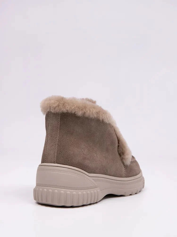 Ana Sneakers: Comfort and Style perfected.
